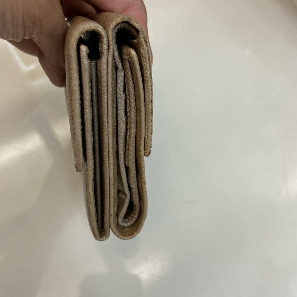 Chanel Coco Button Wallet. - Picture 4 of 13